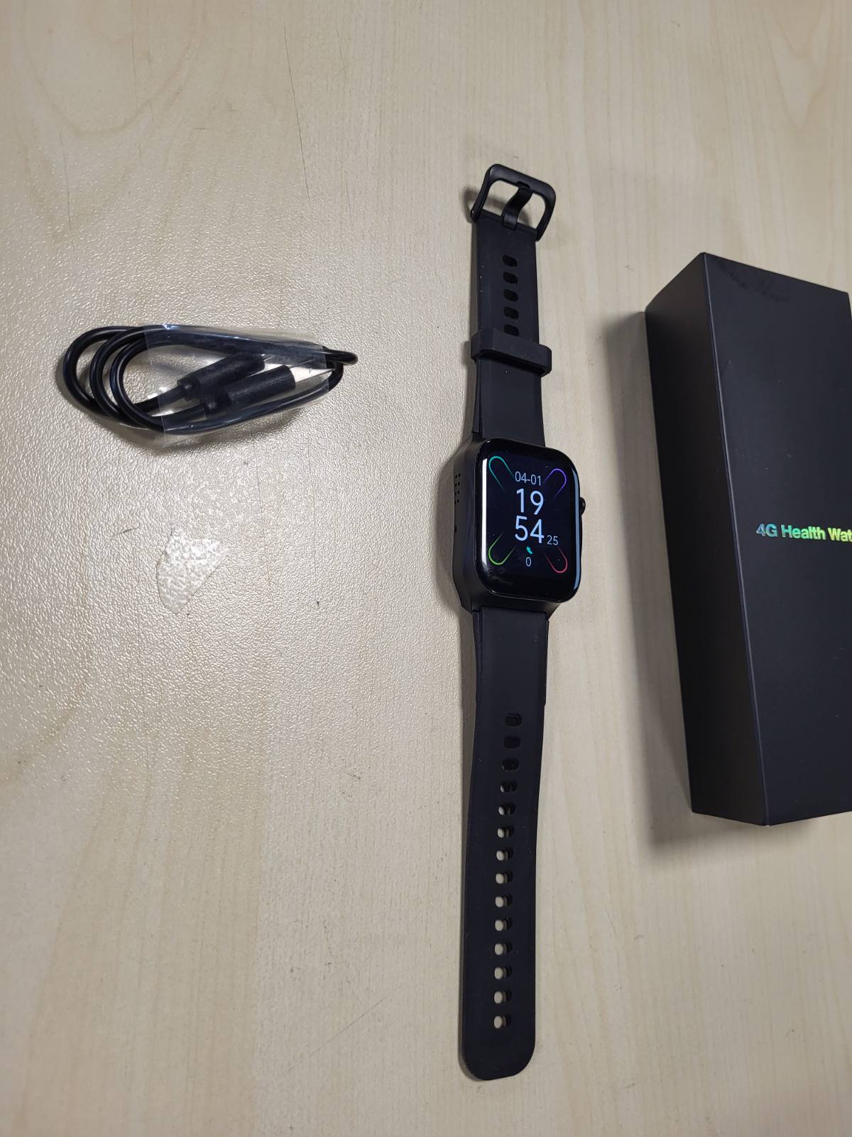 276116 - FUNKER SW10 Easy Care 4G, Orë dore për të moshuarit me telekomandë, Gjurmues GPS, Zbulim rënieje, Buton ndihme SOS, Veçori sigurie dhe konfigurim në distancë, e zezë, 5.2 x 3.9 x 1.5 cm, Moderne