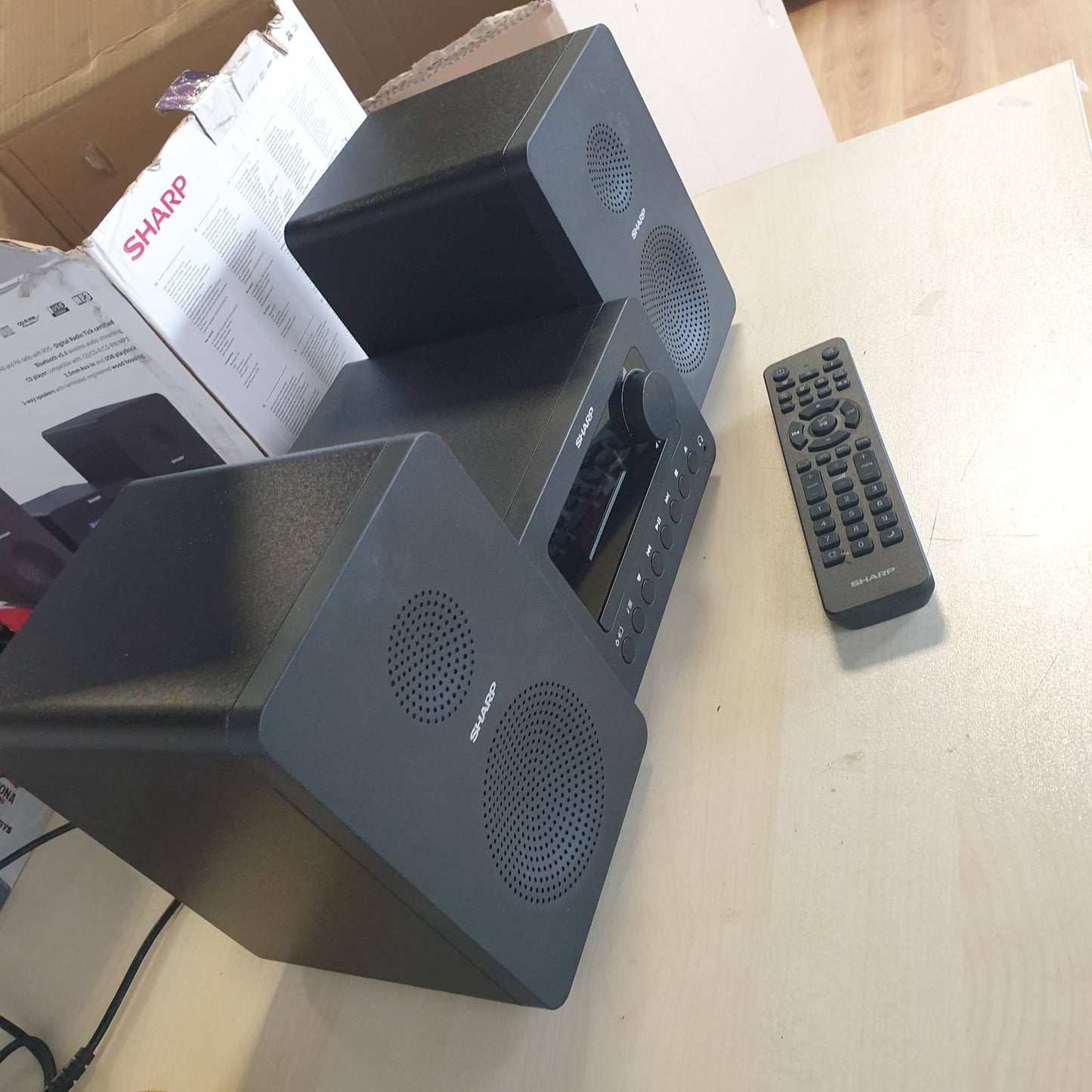 276118 - SHARP Sistem Stereo XL-B520D(BK) me Radio DAB+, Akordues FM, Bluetooth, CD/MP3 Player, Riprodhim USB, Altoparlantë druri, 40 Vat, i Zi