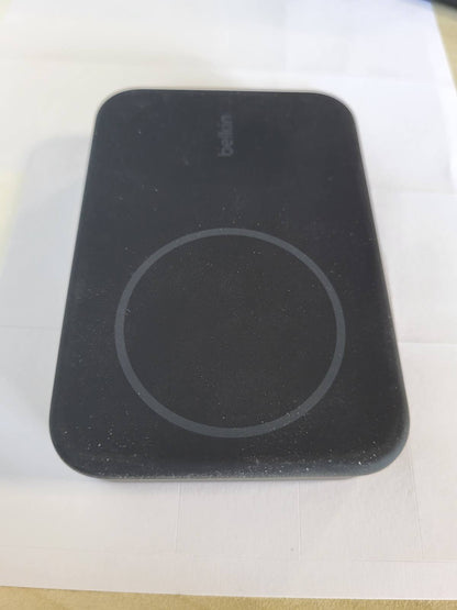 276146 - BELKIN BOOSTCHARGE PRO - Karikues pa tel 10,000 mAh me Qi2, kompatibël me MagSafe, mbështetëse e integruar, për iPhone 16, 16 Plus, 16 Pro, 16 Pro Max, iPhone 15, i zi
