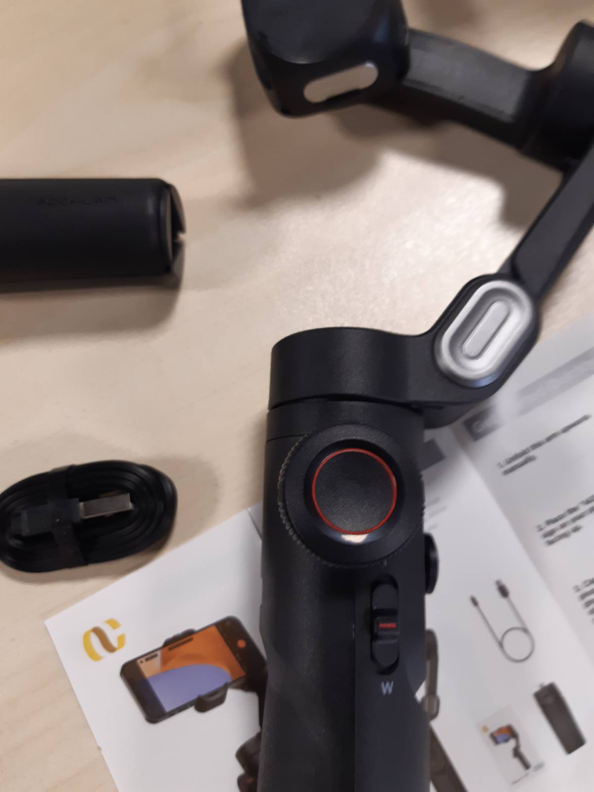 276183 - AOCHUAN Stabilizues Gimbal për iPhone me Sensor Ndjekjeje AI, Gimbal me Rrotë Fokusi për iPhone/Android, Stabilizues Telefoni me Anti-Shake 7.0 për Regjistrim Videoje - Smart XE AI