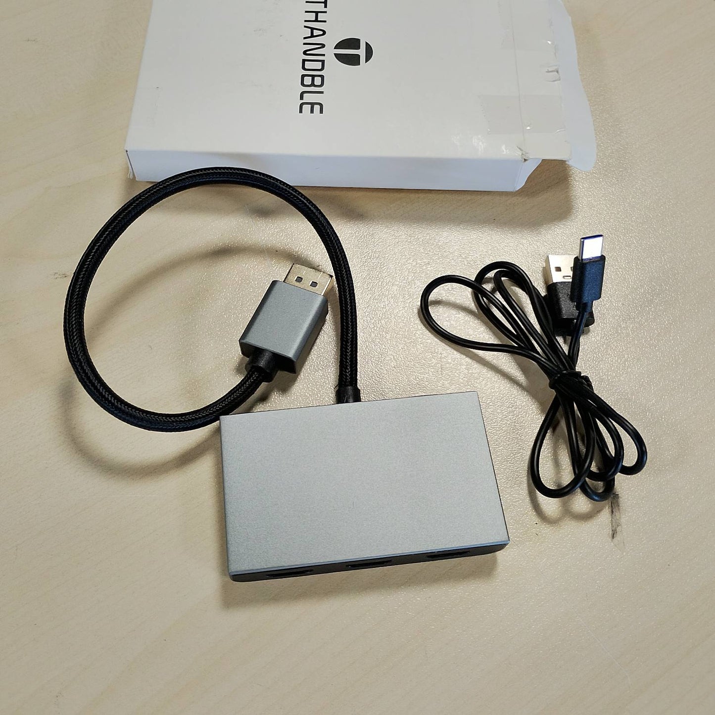 276390 - THANDBLE Ndarës DisplayPort në HDMI, Dalje 1 në 3, Qendër MST (4K @ 60Hz)