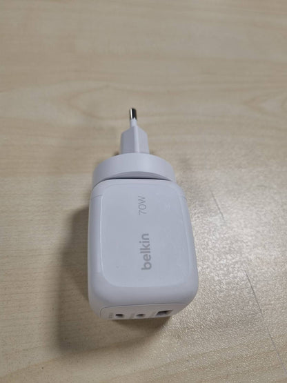 276465 - BELKIN USB-C KARIKUES ME 3 PORTA, 70W, KARIKUES GAN, PËRFSHIN PRIZA SHBA/MB/BE, 2 PORTA USB-C, 1 PORTË USB-A, KARIKUES I SHPEJTË PËR MACBOOK, IPHONE, IPAD PRO, SAMSUNG GALAXY, PIXEL, ETJ. – I BARDHË
