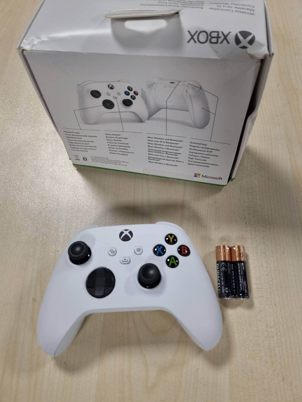 276485 - XBOX One pa Fil - Robot White Series X, Series S, One, Windows 10 dhe 11, Android dhe iOS