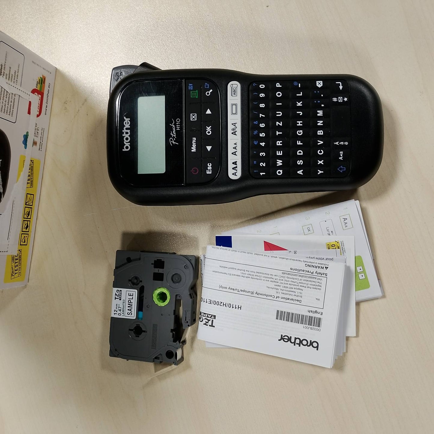 276508 - BROTHER Printer Etiketash Monokrom PT-H110, për shirita TZe me gjerësi 3.5 deri në 12 mm, shpejtësi printimi deri në 20 mm/sek