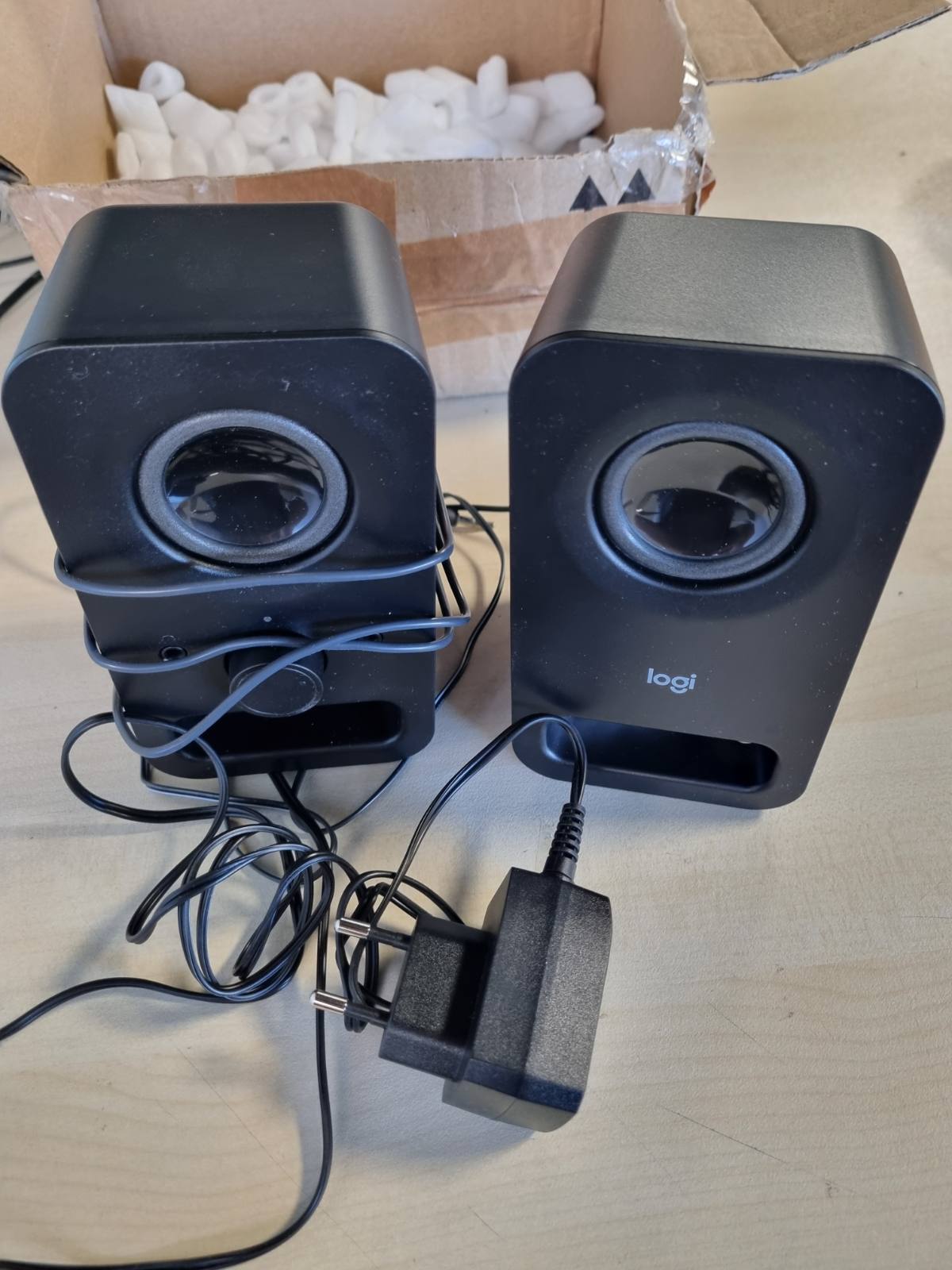 276648 - LOGITECH Altoparlantë Stereo Multimedialë Kompakt Z150, Hyrje Audio 3.5 mm, Kontroll të Integruara, Prizë Kufjesh, Prizë EU/IT, Kompjuter/Smartphone/Tablet, E Zezë