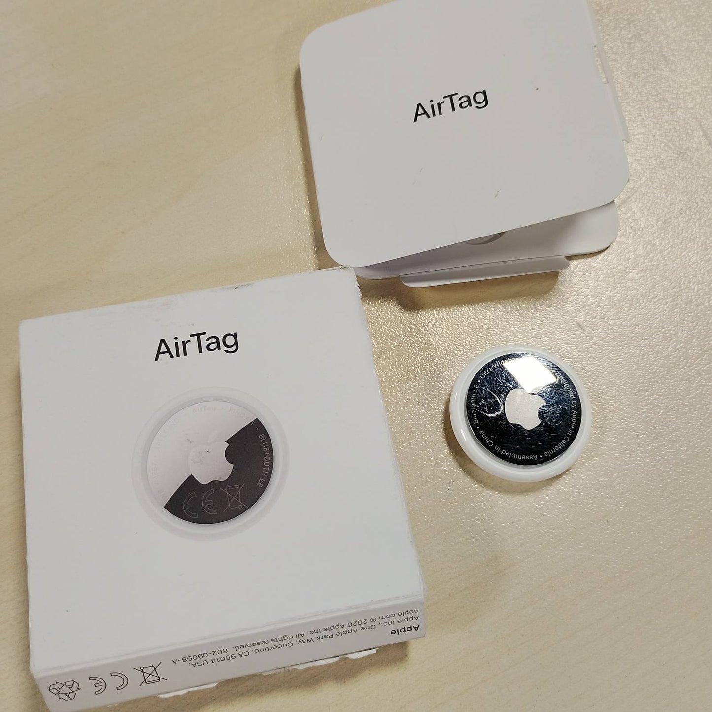 276665 - APPLE AirTag (gjenerata e 2-të): Gjurmues për varëse çelësash, portofolë dhe më shumë; Vendndodhja me sinjal të dëgjueshëm; Konfigurim me një prekje me iPhone ose iPad