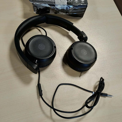 276788 - TINGULLI I MUZIKËS | Kufje Bazë me Tel mbi Vesh, Shirit Koke të Palosshëm, Kabllo 1.2 m, Mikrofon të Integruar, Prizë 3.5 mm, E Zezë