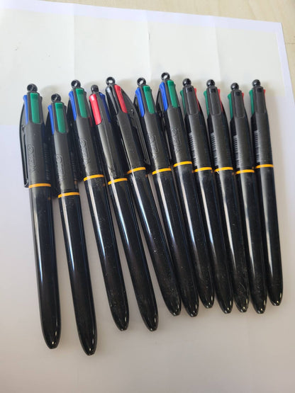 276808 - BIC Stilolapsa të tërheqshëm 4 Colours Pro, Majë e mesme (1 mm), Kuti me 12 copë, Ngjyra të ndryshme