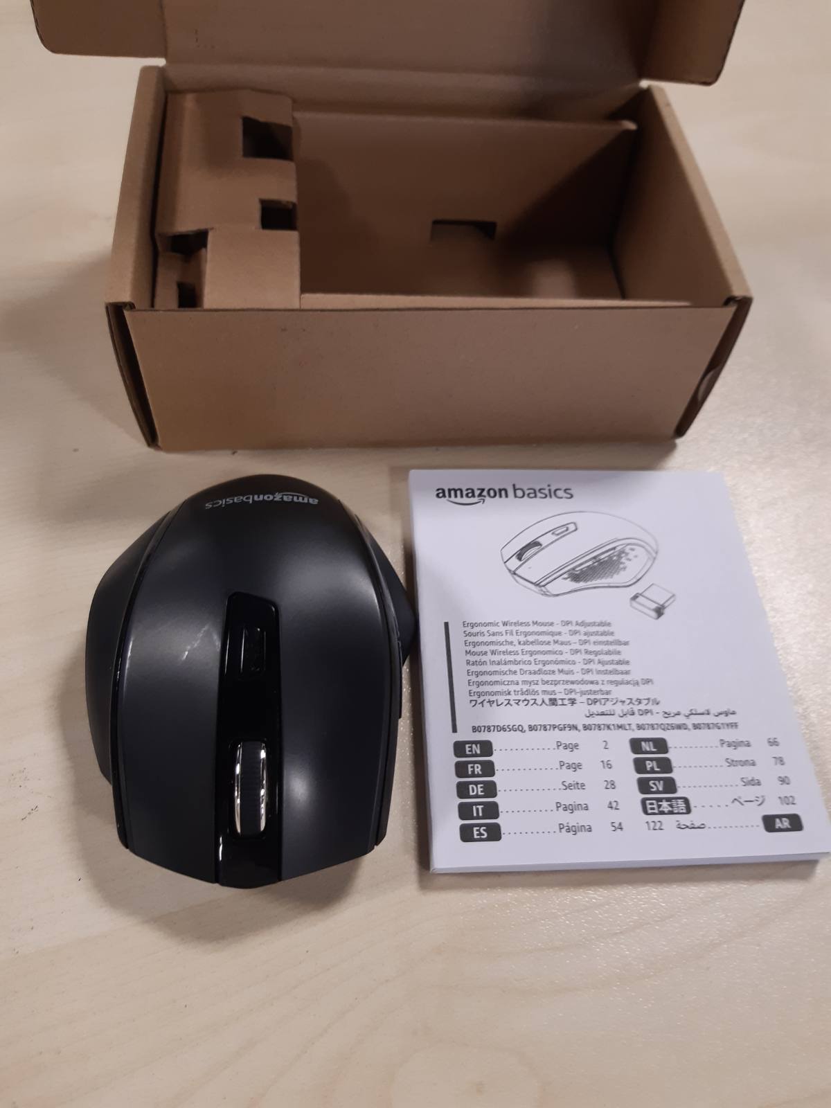 277001 - Amazon Basics Maus USB pa tel ergonomik - DPI i rregullueshëm - i zi