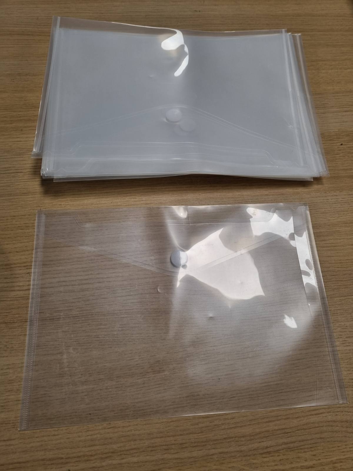 277151 - 20 mbështjellësa plastike A4, mbështjellës transparent A4 me mbyllje dhe etiketë, mbajtëse dokumentesh e papërshkueshme nga uji