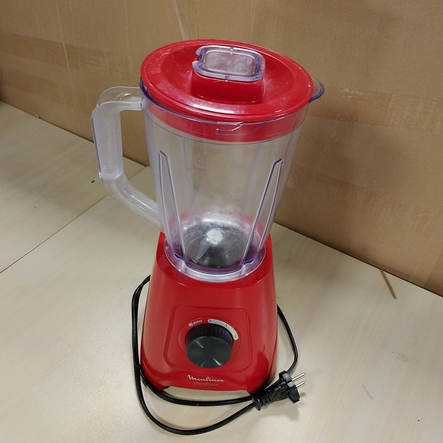 277420 - MOULINEX Blender Blendforce, 600W, 2 shpejtësi + funksion pulsi, kapacitet total 2L, sistem Smart Lock, pastrim i lehtë, 3 minuta përzierje të vazhdueshme LM420510