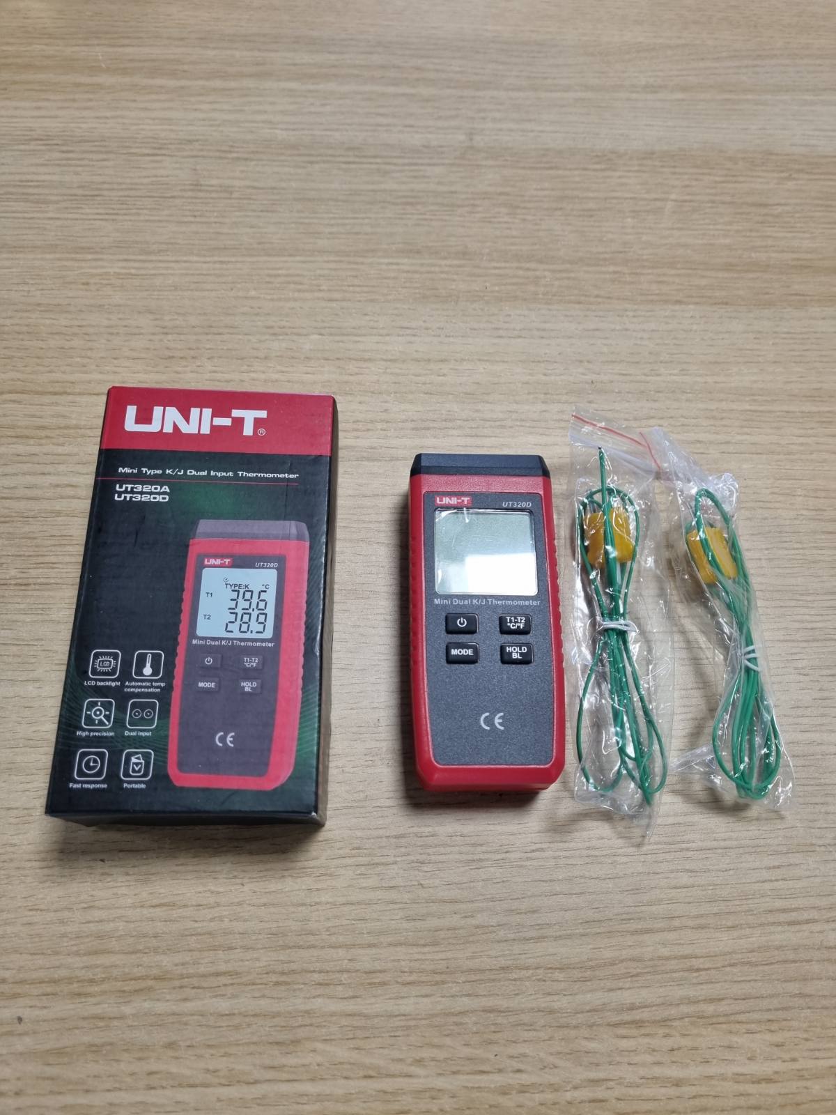 277539 - UNI-T Termometër Mini Kontakti UT320D, me Kanal të Dyfishtë, temperatura nga -50 °C deri në 1300 °C