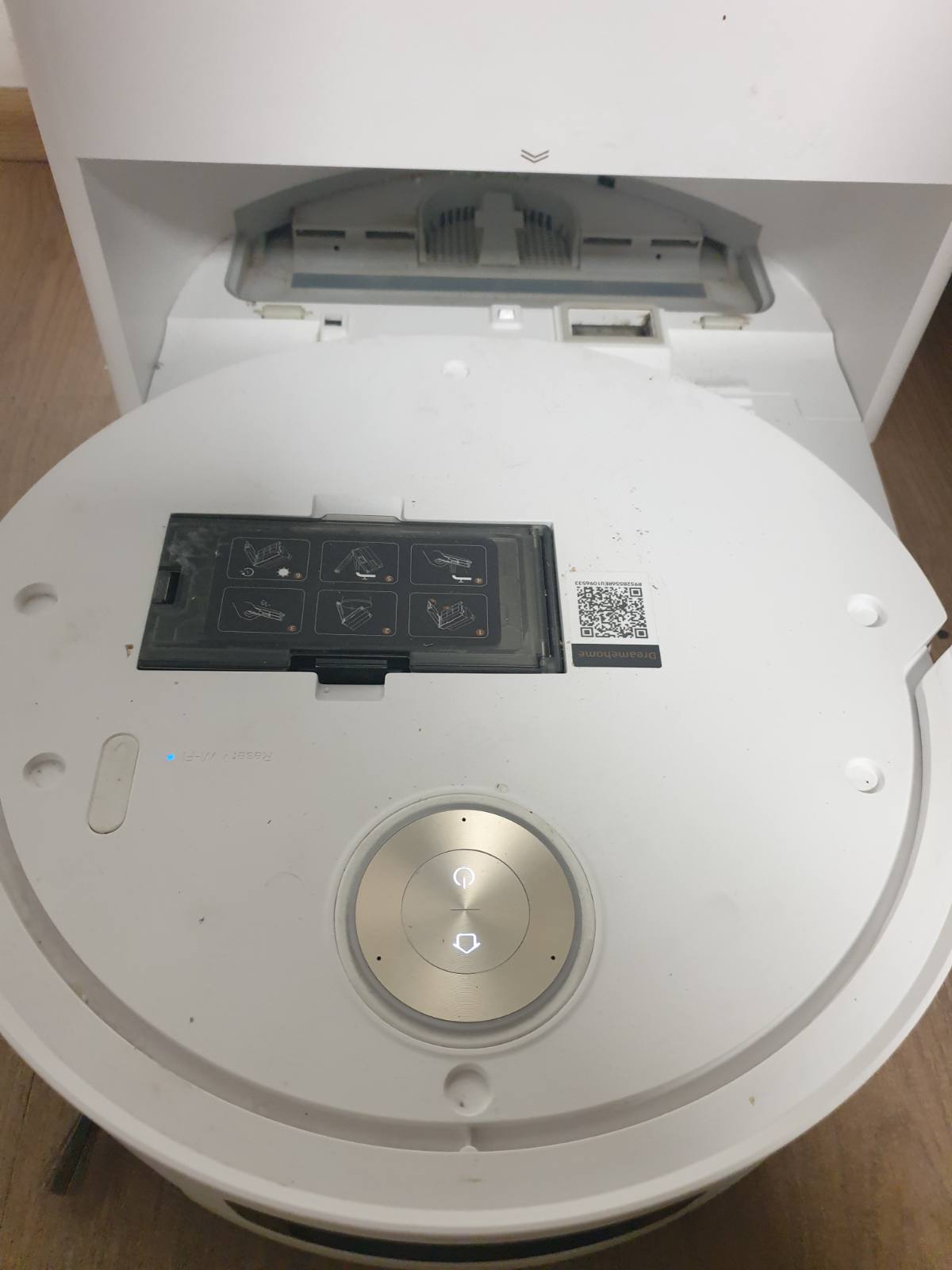 288010 - DREAME Fshesë me korrent robotike Aqua10 Ultra Track Complete, Fuqi thithjeje 30,000Pa, Pastrim pengesash 6 cm, Zbrazje automatike, Mop vetëpastrues, Kontroll me zë