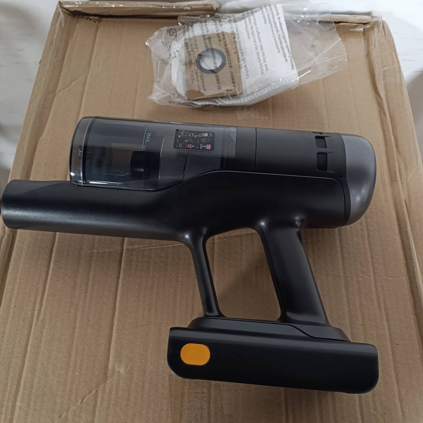 288050 - ROBOROCK Fshesë me korrent H60 Hub Ultra pa tel, Fuqi thithjeje 210AW, Kohëzgjatje maksimale 90 minuta, Furçë kundër ngatërresës për qilima, Dysheme të forta, Qime kafshësh shtëpiake