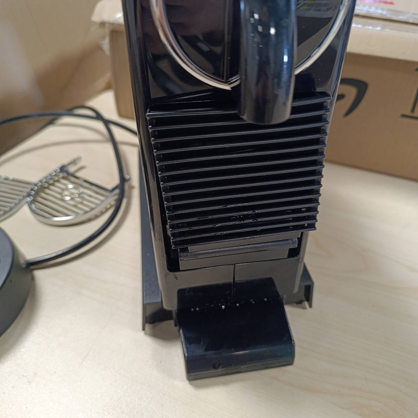 288206 - DE'LONGHI Nespresso CitiZ EN 167.B Makinë kafeje 19 bar, e zezë