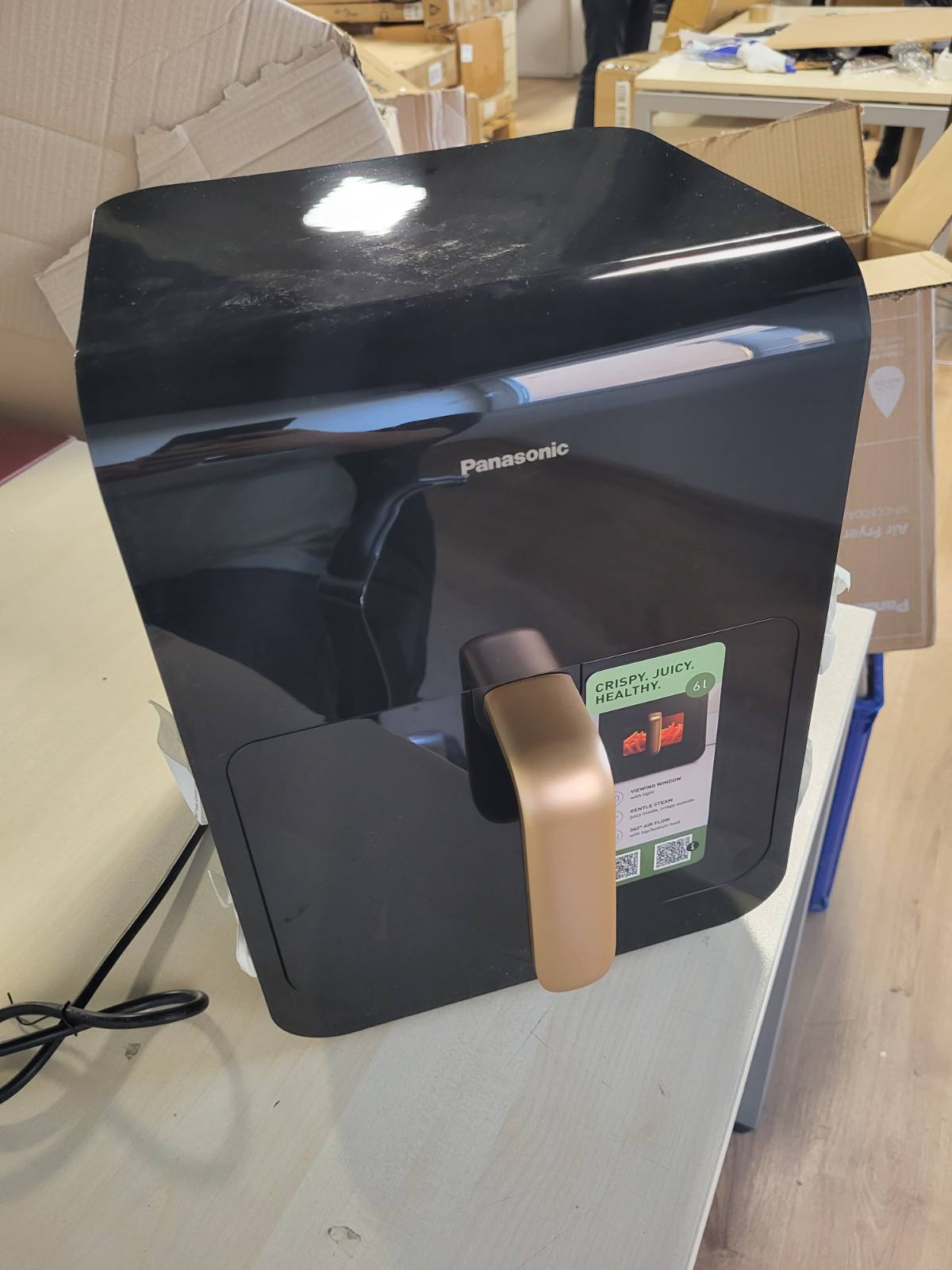 288207 - PANASONIC Fritezë ajri NF-CC600AXE me dritare shikimi, kapacitet 6L, 80–200 °C, kohëmatës dixhital dhe ekran LCD, injektim i butë me avull, 11 programe të paracaktuara, e zezë me dorezë ari rozë
