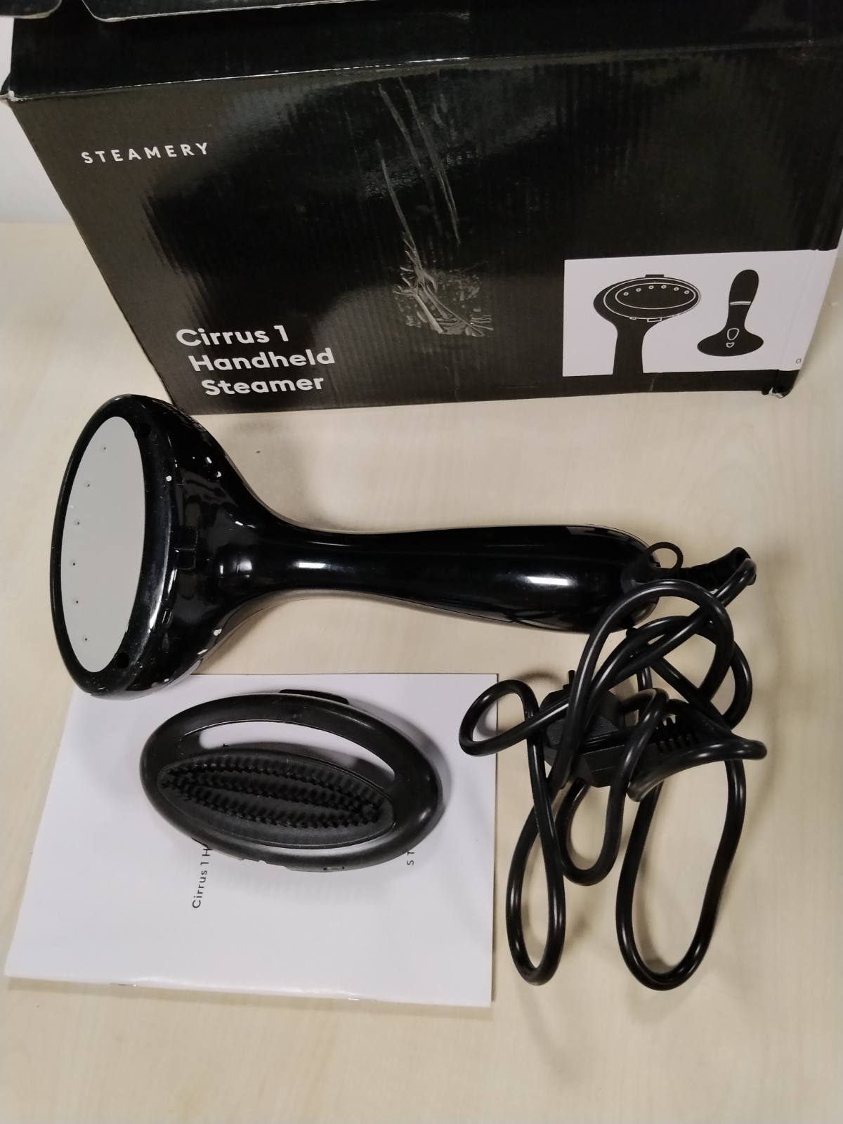 288378 - STEAMERY Avullues rrobash Cirrus 1, 1500W, prodhim avulli 16-20g/min, rezultate pa rrudha, nxehet në 25 sekonda, i lëvizshëm dhe i përshtatshëm për udhëtim, dizajn kompakt, i zi