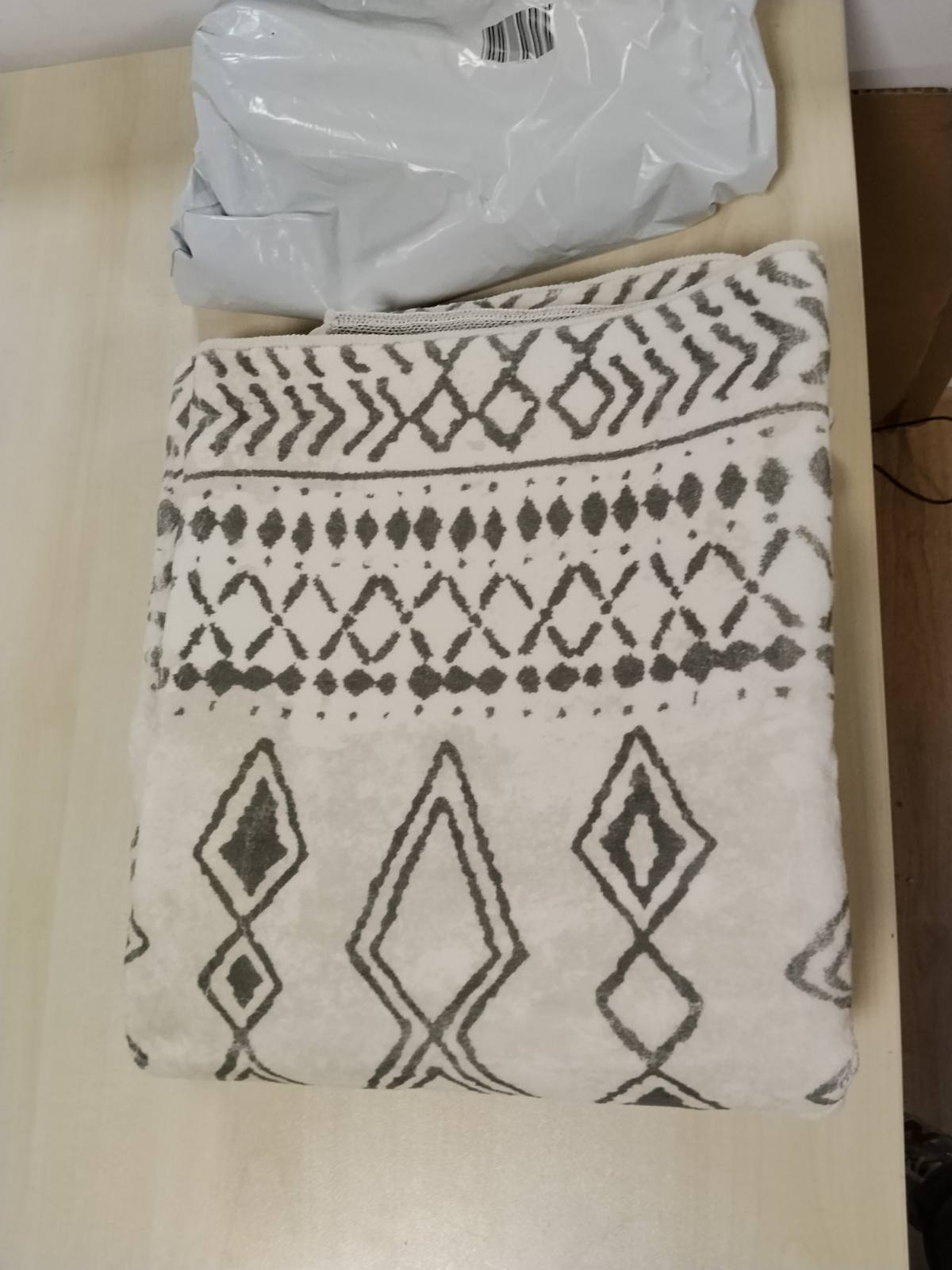 288388 - Qilim i gjatë kuzhine 90x150cm, i larëshëm, mikrofibër të butë, qilim gjeometrik (bezhë)