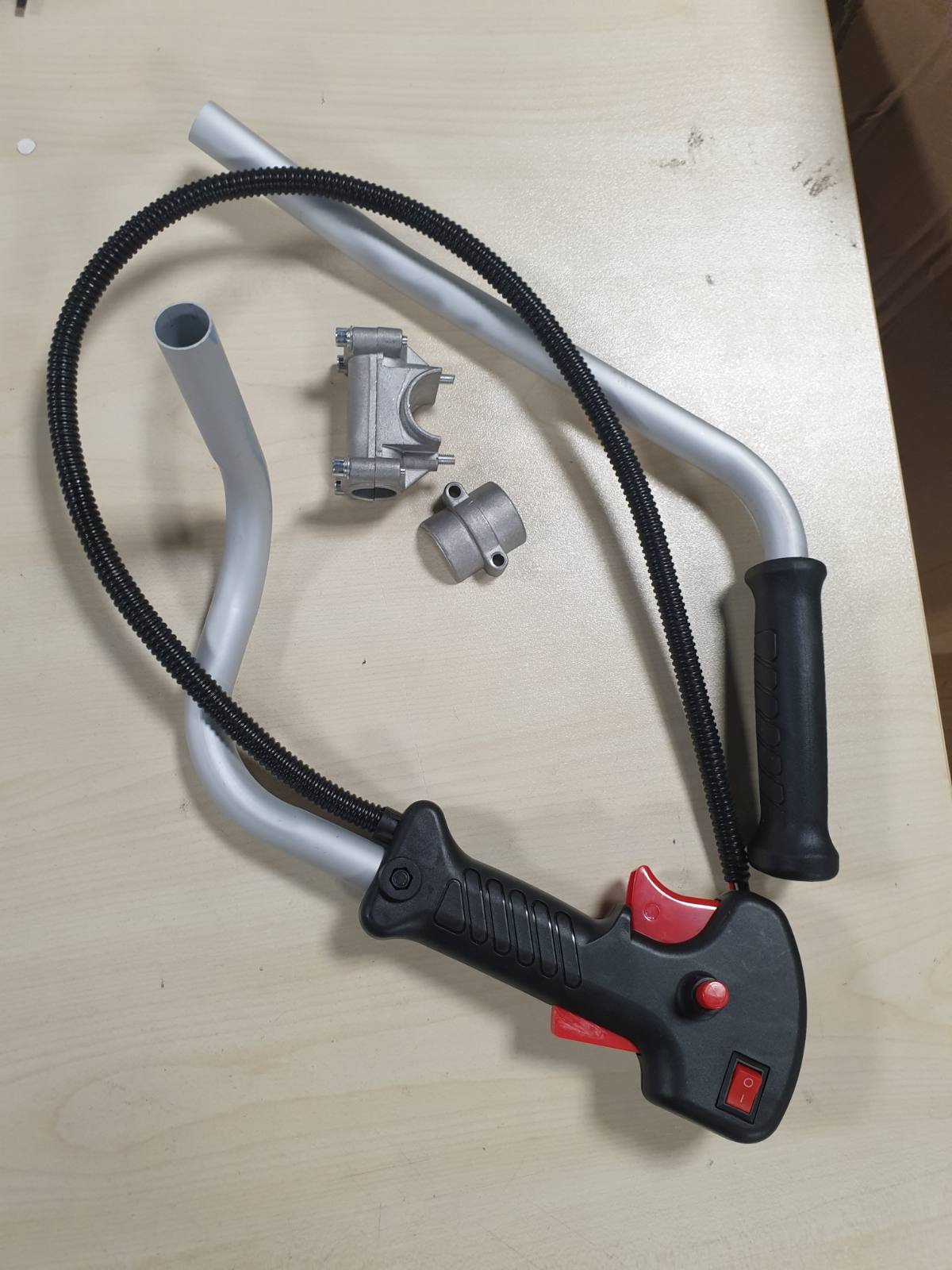 288686 - VIGOR Kit për dorezat e prerëses me shkurre, diametër 26 mm, universal