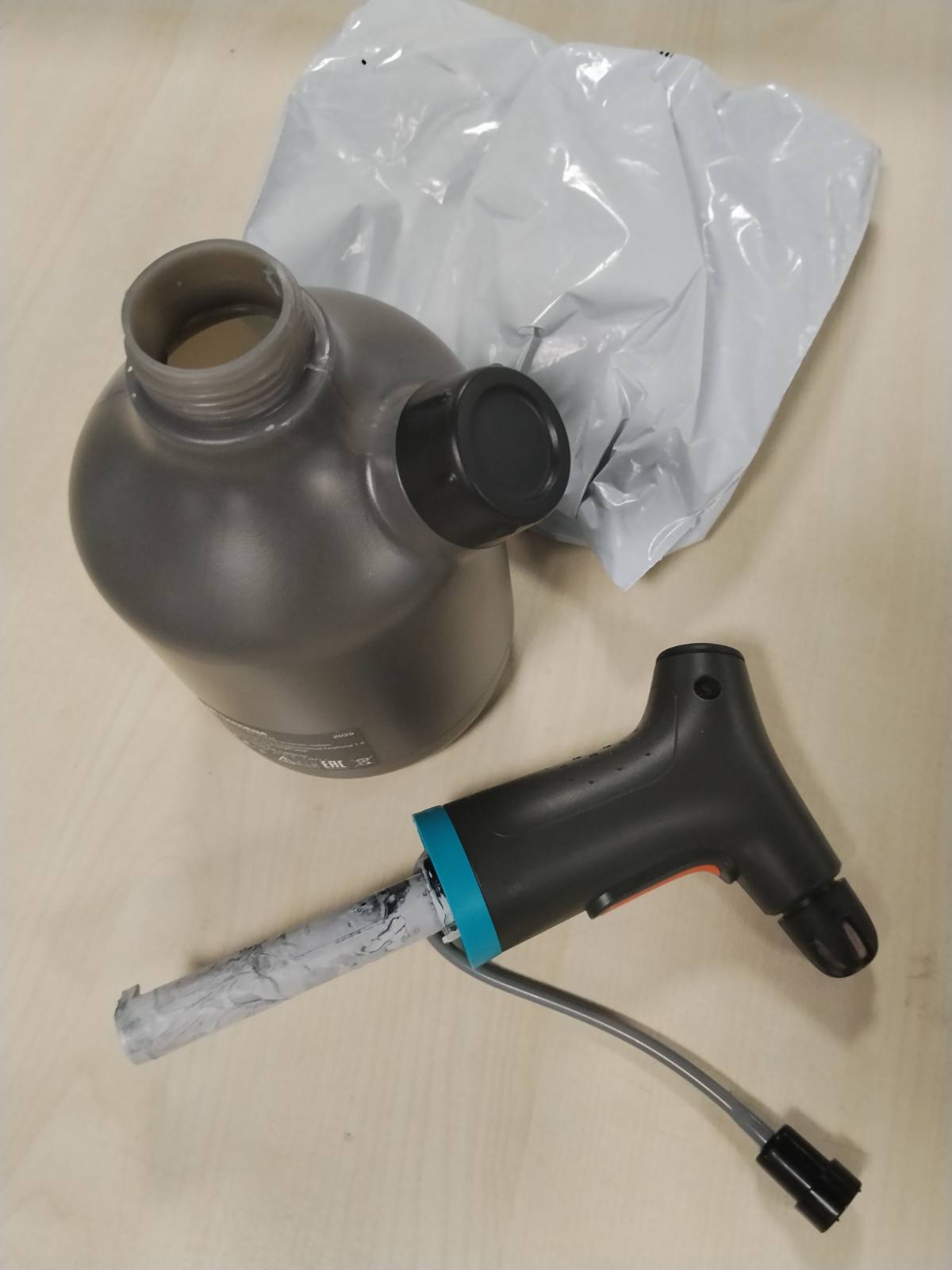 288840 - GARDENA Pluhur ppe1 l EasyPump Gardena: Pluhur pe ss fila ac fonct 360°, grykë prej bronzi, gdee e hapur, plastittranslucid, grykë ac. mbrapa, indic nv remplissage (11114-20)