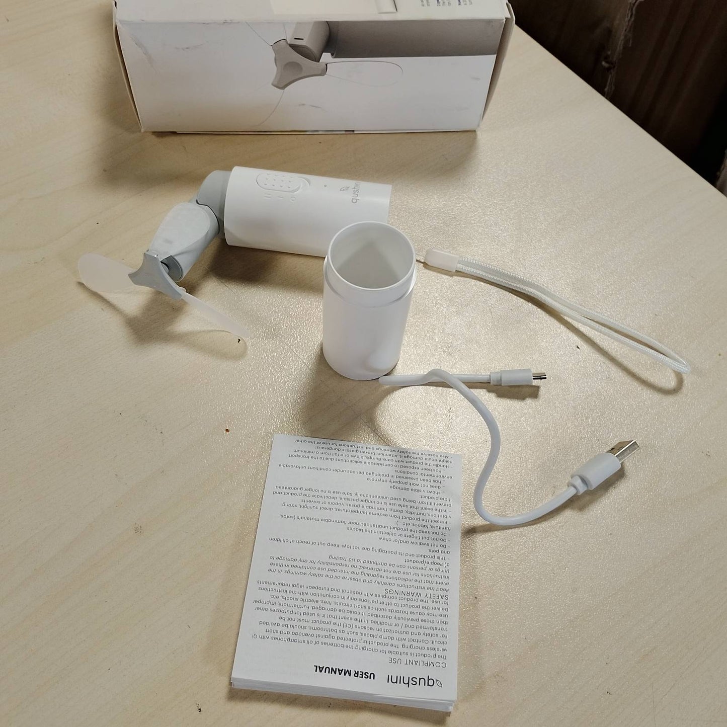 288867 - QUSHINI Ventilator Mini Portativ me Bateri të Rikarikueshme, 2 Shpejtësi, i Bardhë