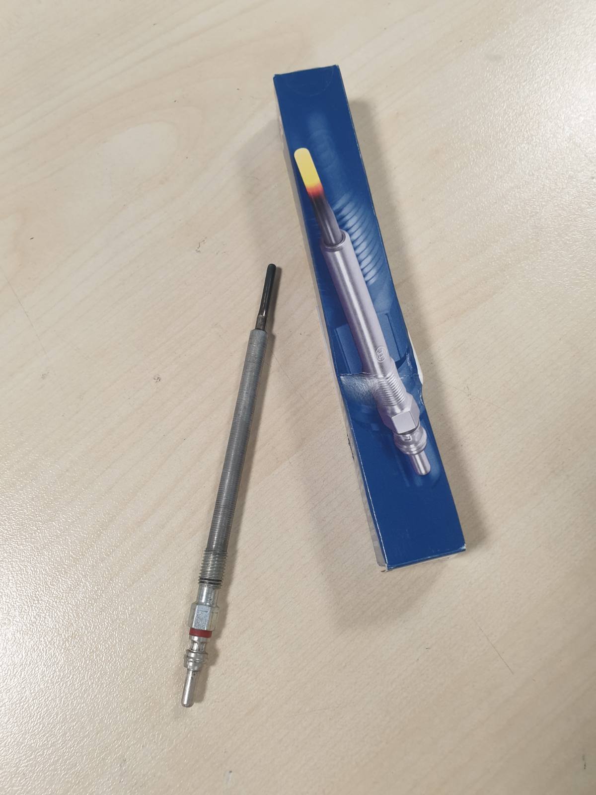 289117 - BOSCH 0250403008 Kapëse ndriçimi me shpejtësi të lartë Duraterm, Kuti kartoni, 1 copë, për automjete me naftë