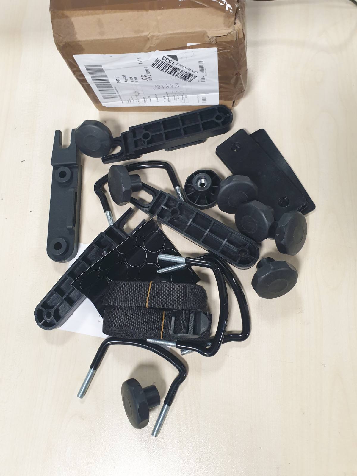 289182 - Kit montimi universal i kutisë së çatisë për makinë/furgon prej çeliku të galvanizuar, 4 pjesë, gjerësi të brendshme 85 mm