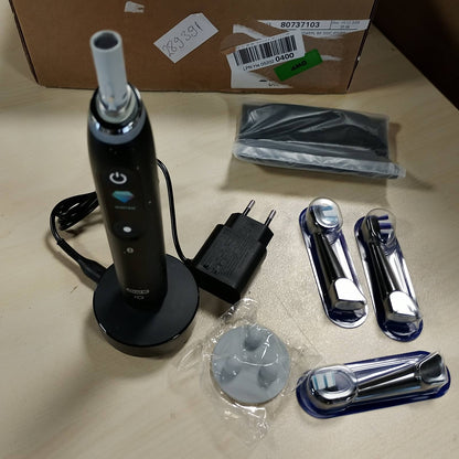 289391 - ORAL-B iO 10 Furçë Dhëmbësh Elektrike, 3 Koka Furçe, 1 Kuti Karikimi për Udhëtim, e Zezë