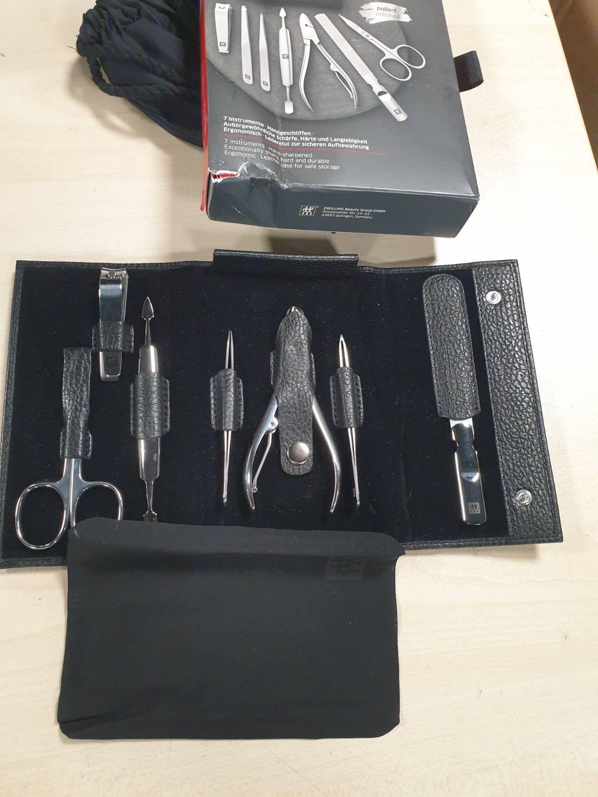 289450 - ZWILLING Set manikyrësh (7 pjesë, set pedikyrësh, set çanta udhëtimi), çelik inox i lëmuar, i zi
