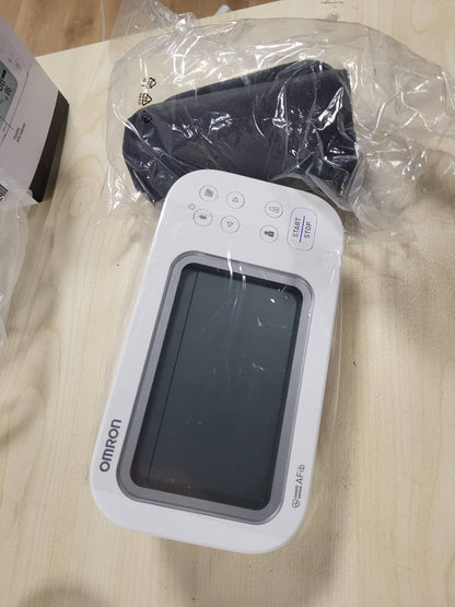 289466 - OMRON Monitorues i tensionit të gjakut X7 Smart AFib, 2 përdorues, 22-42 cm