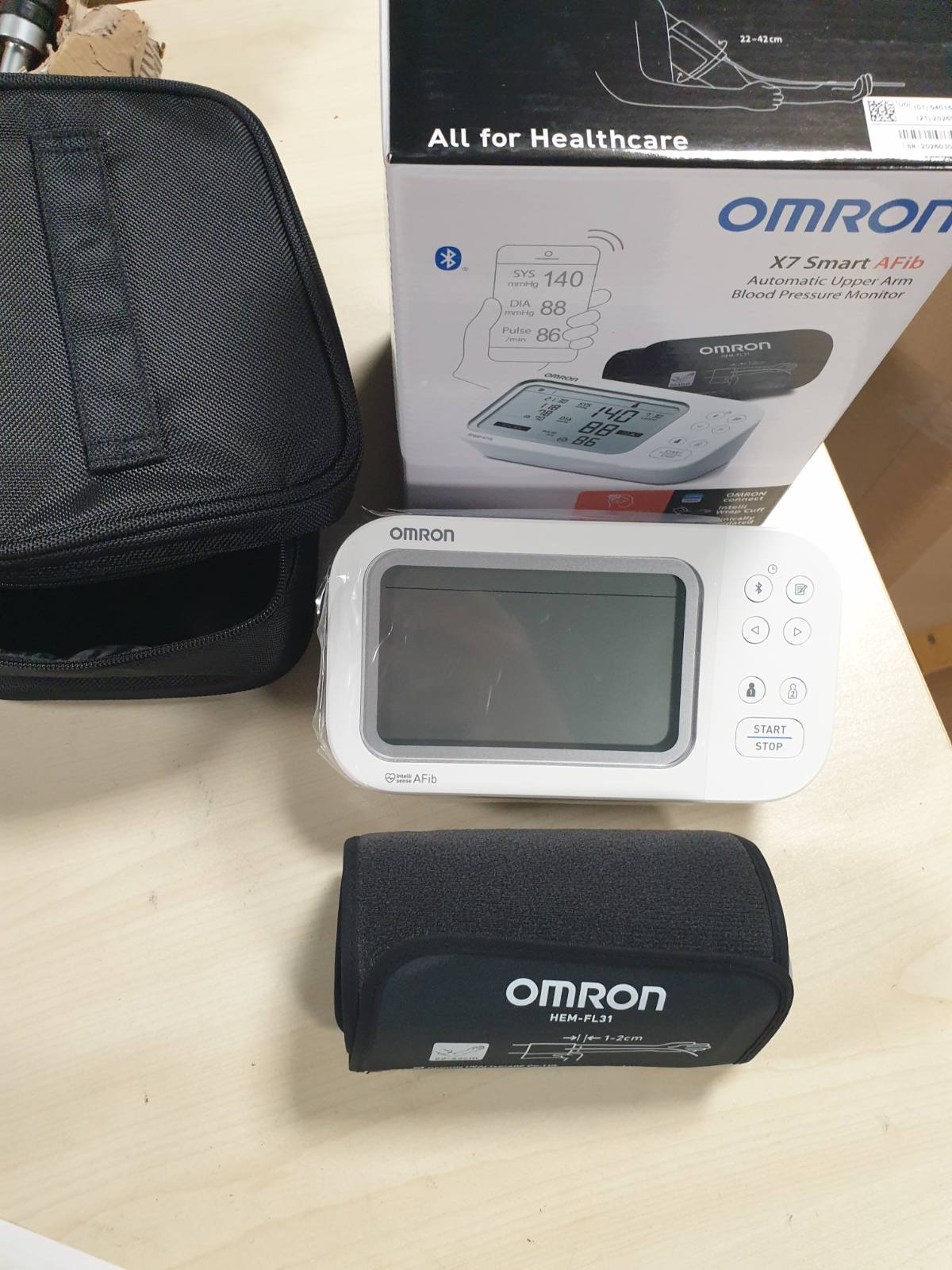 289468 - OMRON Monitorues i tensionit të gjakut për krahun e sipërm X7 Smart AFib me aplikacion, 2 përdorues, 22-42 cm