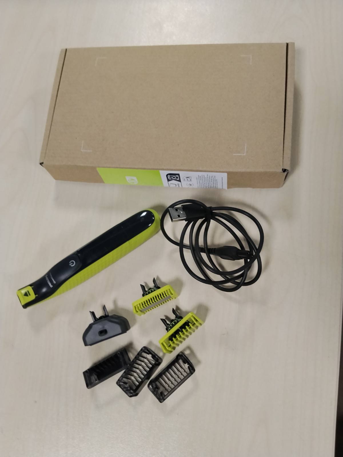 289565 - PHILIPS Prerës elektrik autentik për mjekër OneBlade 360, për fytyrën dhe trupin, 3 tehe 360, 3 krehër mjekre (1, 3, 5 mm), QP2824/31