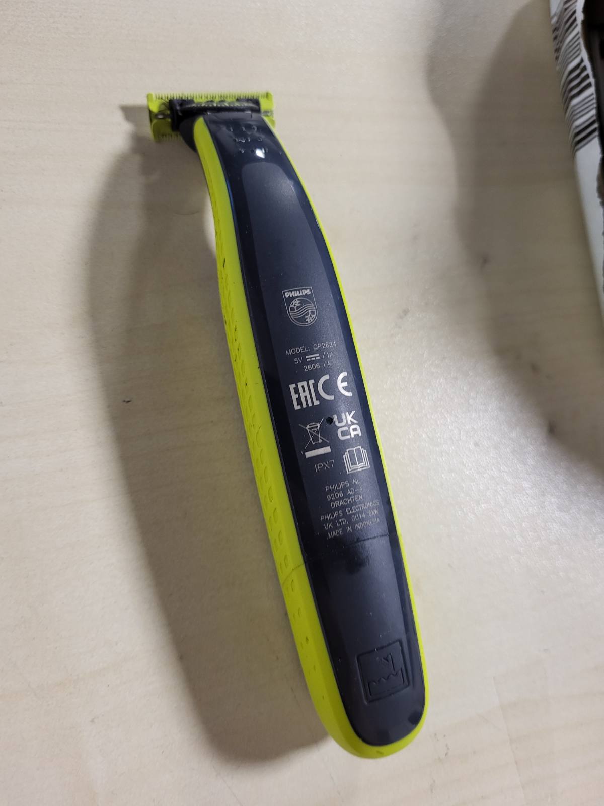 289567 - PHILIPS Prerës elektrik autentik për mjekër OneBlade 360, për fytyrën dhe trupin, 3 tehe 360, 3 krehër mjekre (1, 3, 5 mm), QP2824/31