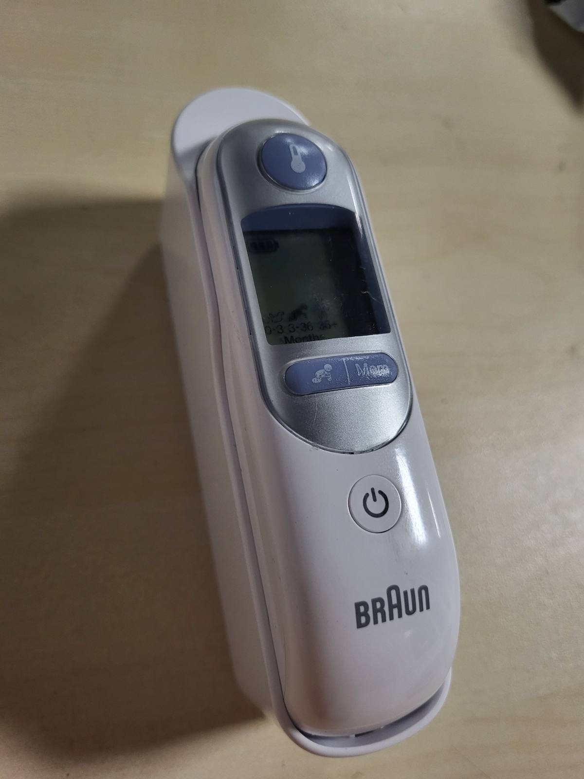 289645 - BRAUN ThermoScan 7 BRAIRT6520 - Termometër veshi - Teknologjia e Precizionit Age - Ekran dixhital me kodim ngjyrash - Miqësor për foshnje dhe fëmijë të vegjël