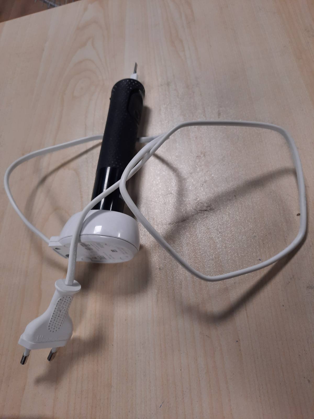 289889 - ORAL-B Furçë dhëmbësh elektrike Vitality Pro, e zezë