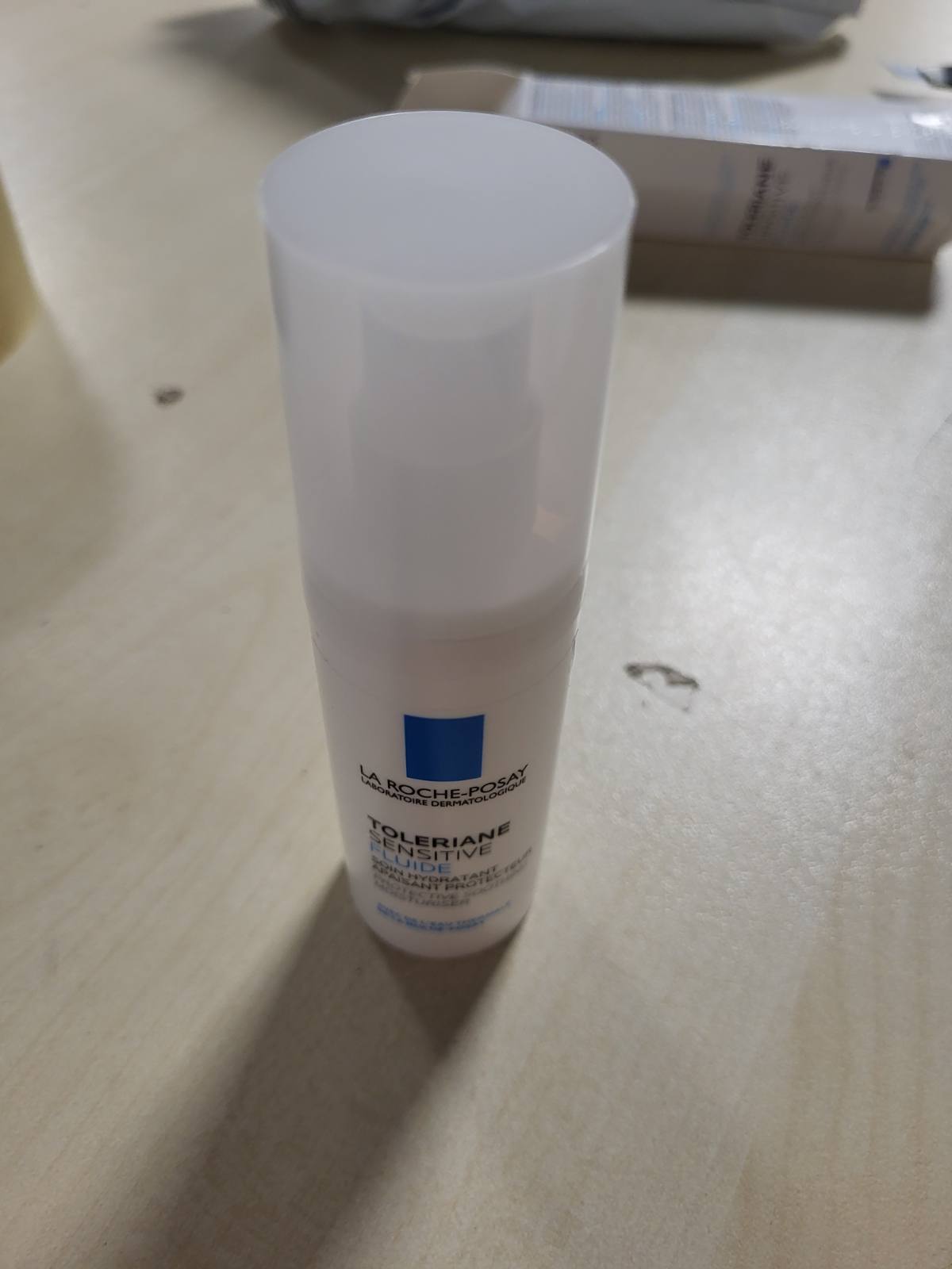 290008 - LA ROCHE-POSAY Lëng për Fytyrën për Lëkurë të Yndyrshme dhe të Kombinuar, 40 ml, Qetësues Intensiv, me Glicerinë, Niacinamidë dhe Ujë Termal, për Lëkurë të Ndjeshme Toleriane, deri në 48 orë hidratim