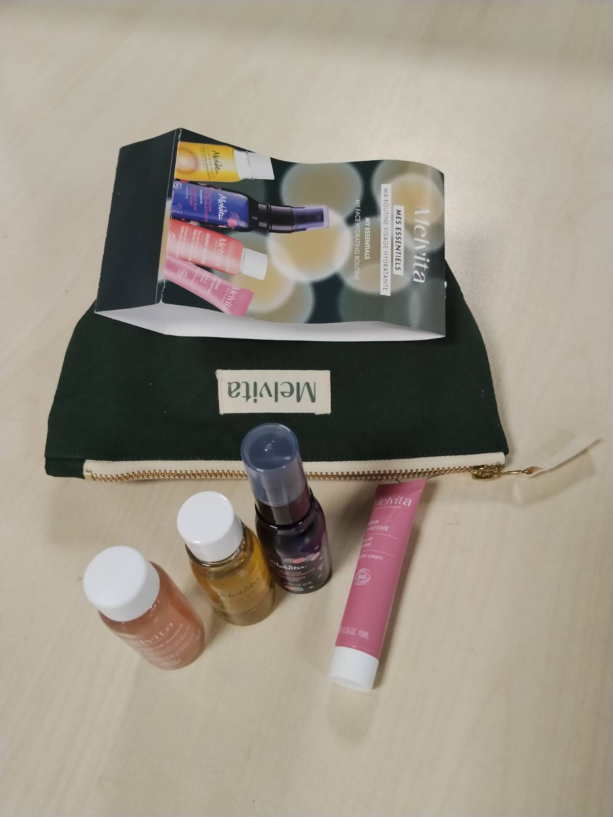 290009 - MELVITA Kit për Kujdesin e Fytyrës për Udhëtim, për të gjitha llojet e lëkurës