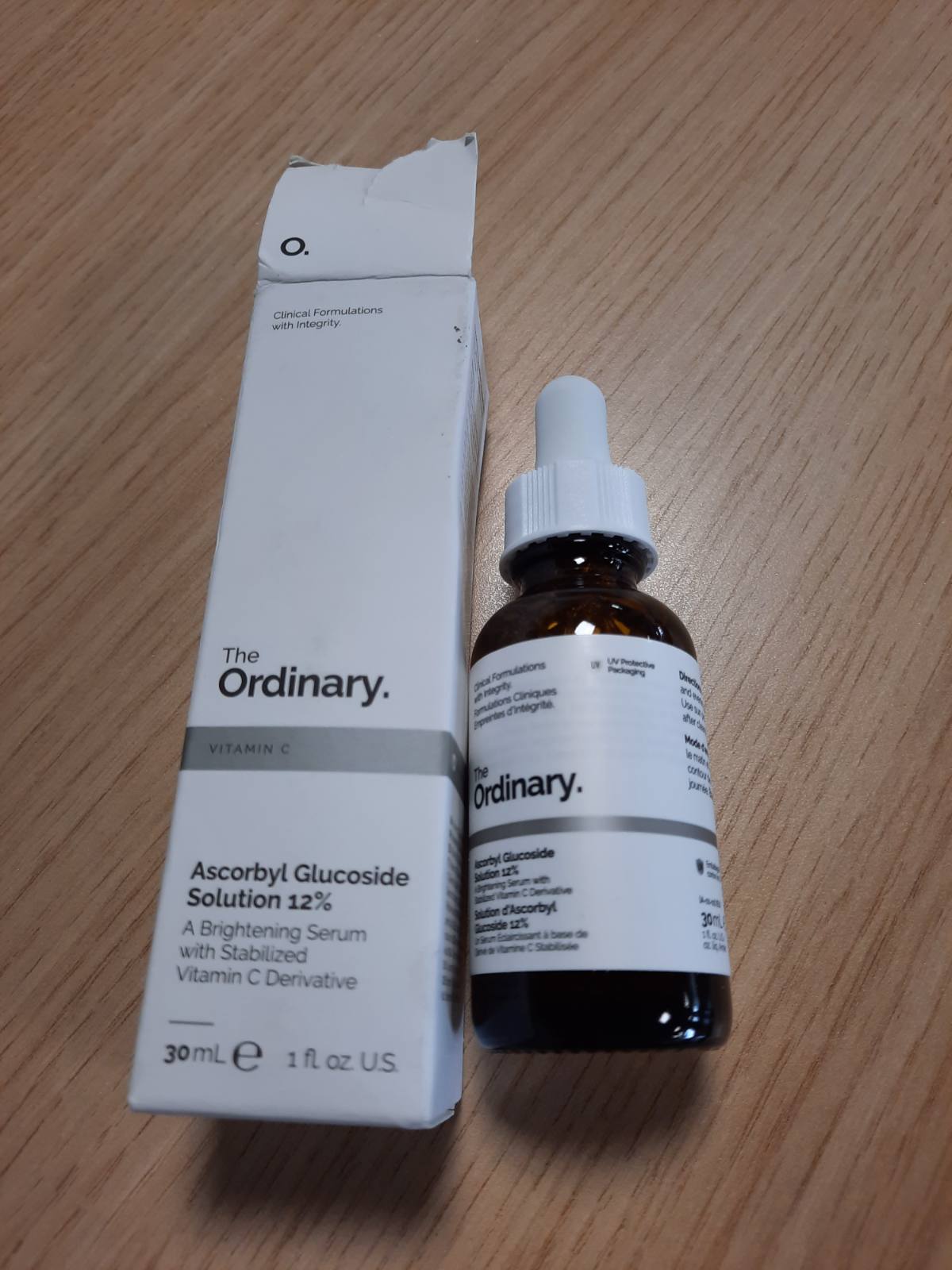 290091 - Tretësira e zakonshme e glukozidit askorbil 12%, serum 30 ml me glukozid askorbil dhe vitaminë C