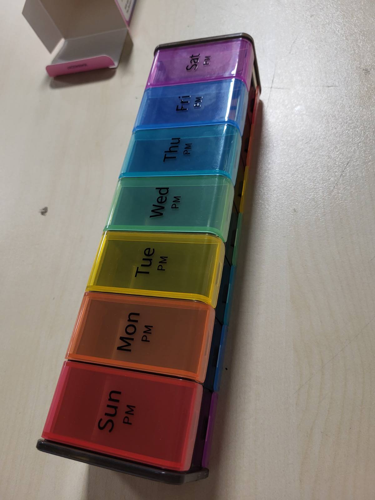 290234 - ORGANIZUES PILULASH PËR 7 DITË, KUTI XL ME 2 NDARJE, PËR 14 DITË