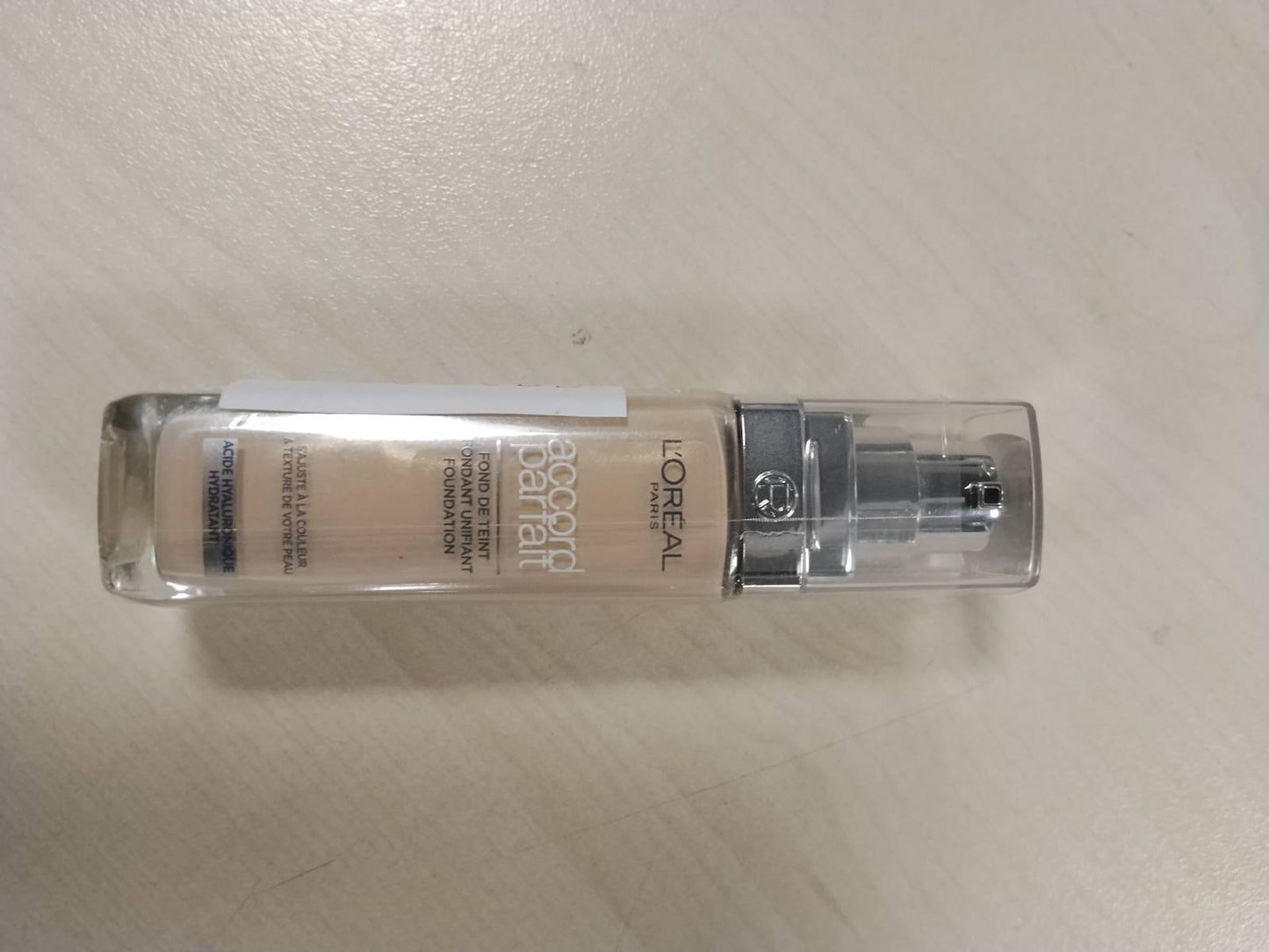 290235 - L'ORÉAL PARIS FONDATINË E LËNGSHME, HIDRATIM 24 ORËSH, ACID HIALURONIK, NUANCA: LIRI (1.5.N), 30 ML