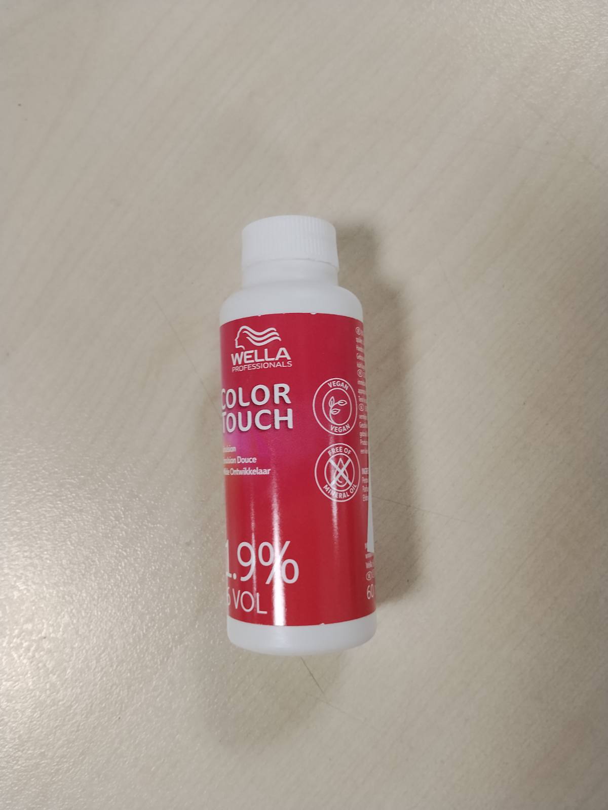 290556 - WELLA PROFESSIONALS Color Touch Emulsion 1.9% Zhvillues - 60 ml