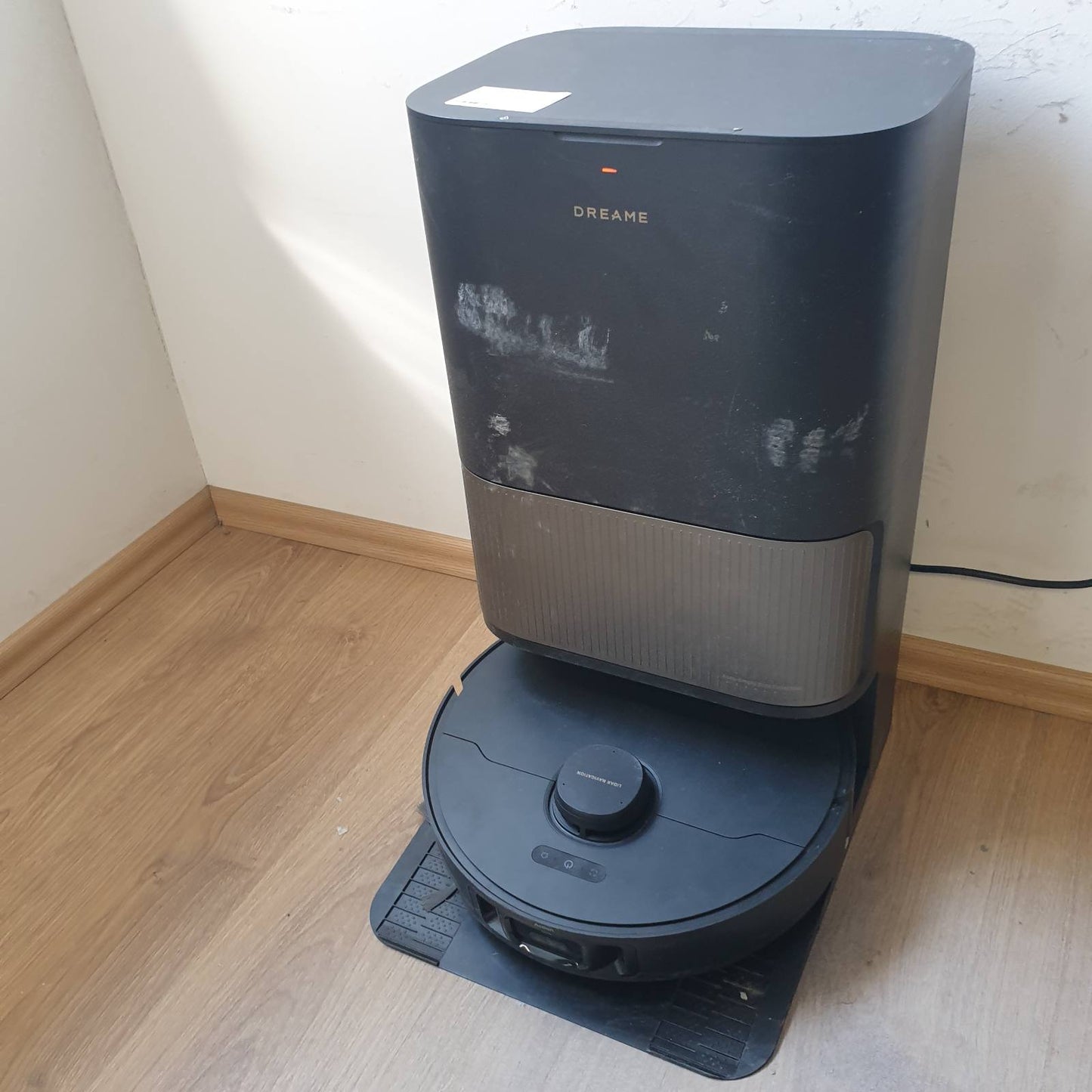 292018 - DREAME L40s Pro Ultra, Fshesë me korrent robotike, thithje 19,000 Pa, Furçë e dyfishtë HyperStream, Lartësi traverse 4 cm, Furçë anësore e zgjerueshme dhe e ngritur, Mop me ujë të ngrohtë 75°C, Vetëpastrim 3.00
