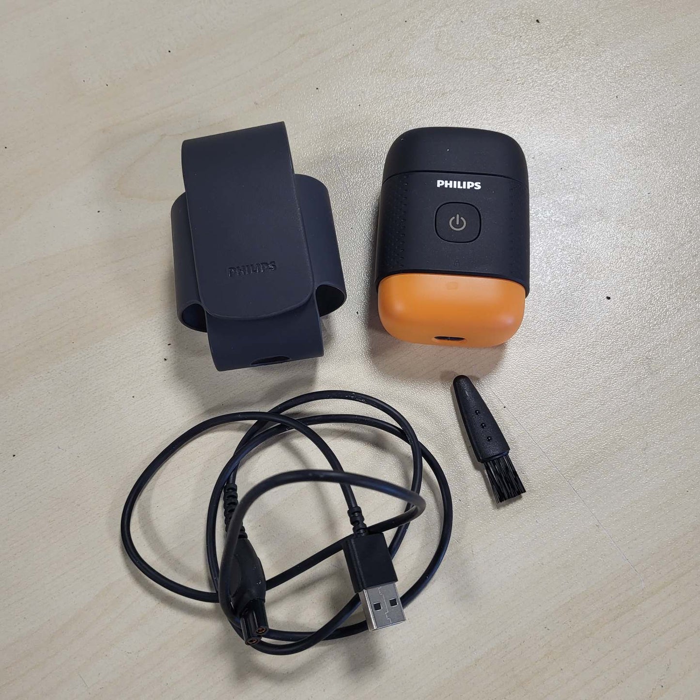 292220 - PHILIPS Makinë rroje Seria 500, elektrike dhe kompakte, ngritje & prerje, tehe precize çeliku, koka lundruese 3D, çantë udhëtimi, Modeli S595/05