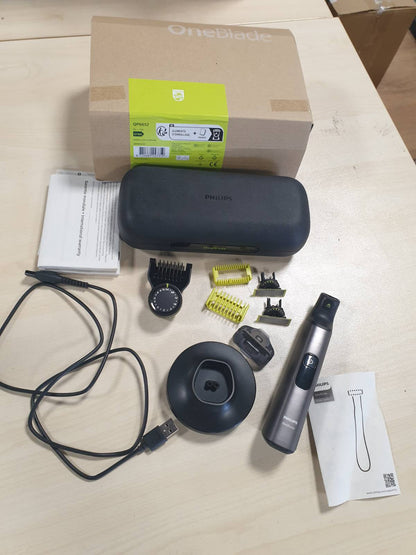 292274 - PHILIPS OneBlade Pro 360 (QP6652/30) - Makinë Elektrike Rroje për Fytyrën dhe Trupin, 2 Tehe 360, Krehër Preciz, 2 Shtojca Trupi, Çantë Udhëtimi, Stacion Karikimi