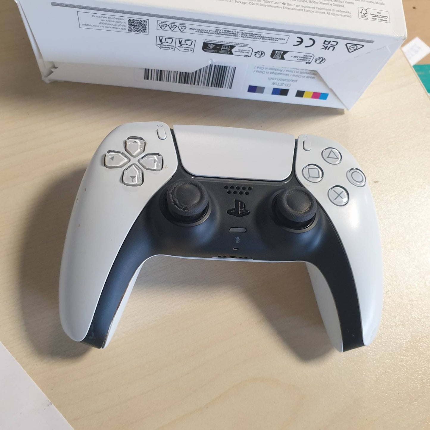 292295 - PLAYSTATION 5 Kontrolluesi pa tel DualSense, Bluetooth, 300g, Material: Plastike