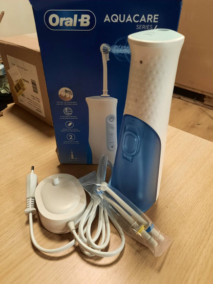 292452 - ORAL-B Ujitës Oral pa Tel AquaCare 4, Pastrues Ndërdhëmbësh, Teknologji Oxyjet, 2 Mënyra, E Bardhë/Blu