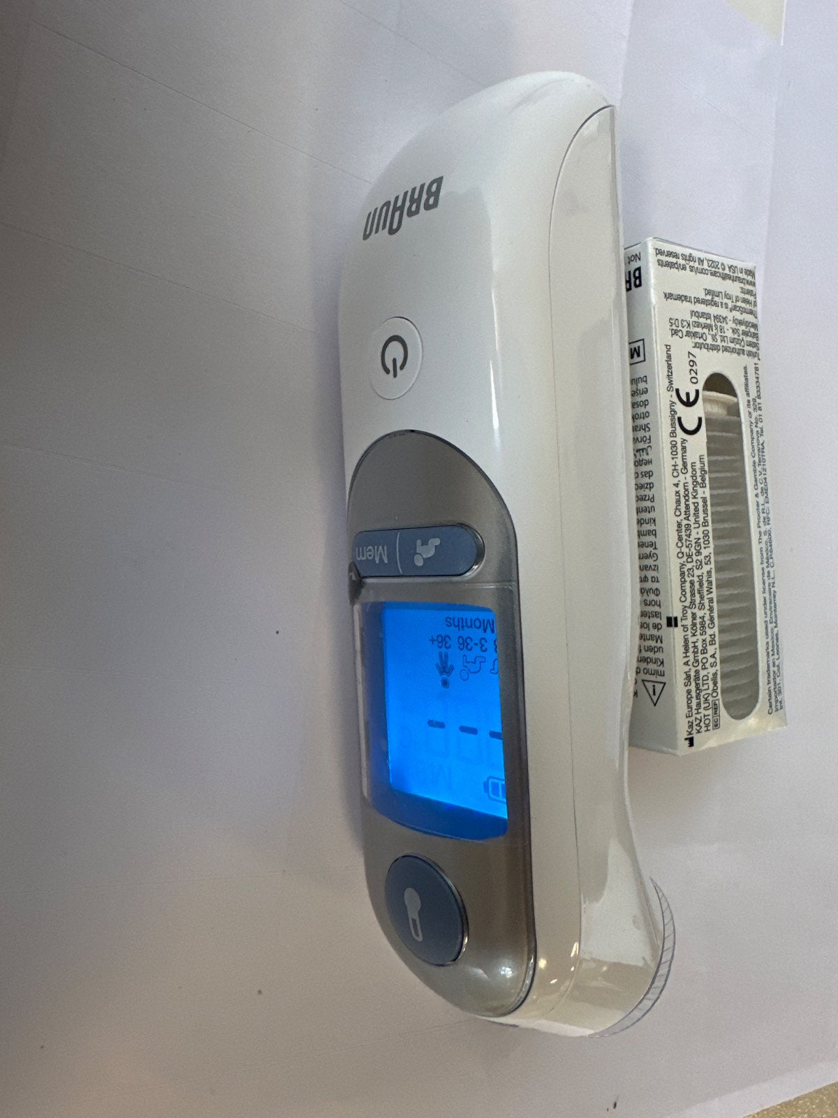 292926 - BRAUN Termometër Veshi ThermoScan 7 BRAIRT6520 | Teknologji Precizionit Age | Ekran Dixhital me Kodim Ngjyrash | Miqësor për Foshnje dhe Fëmijë të Vegjël