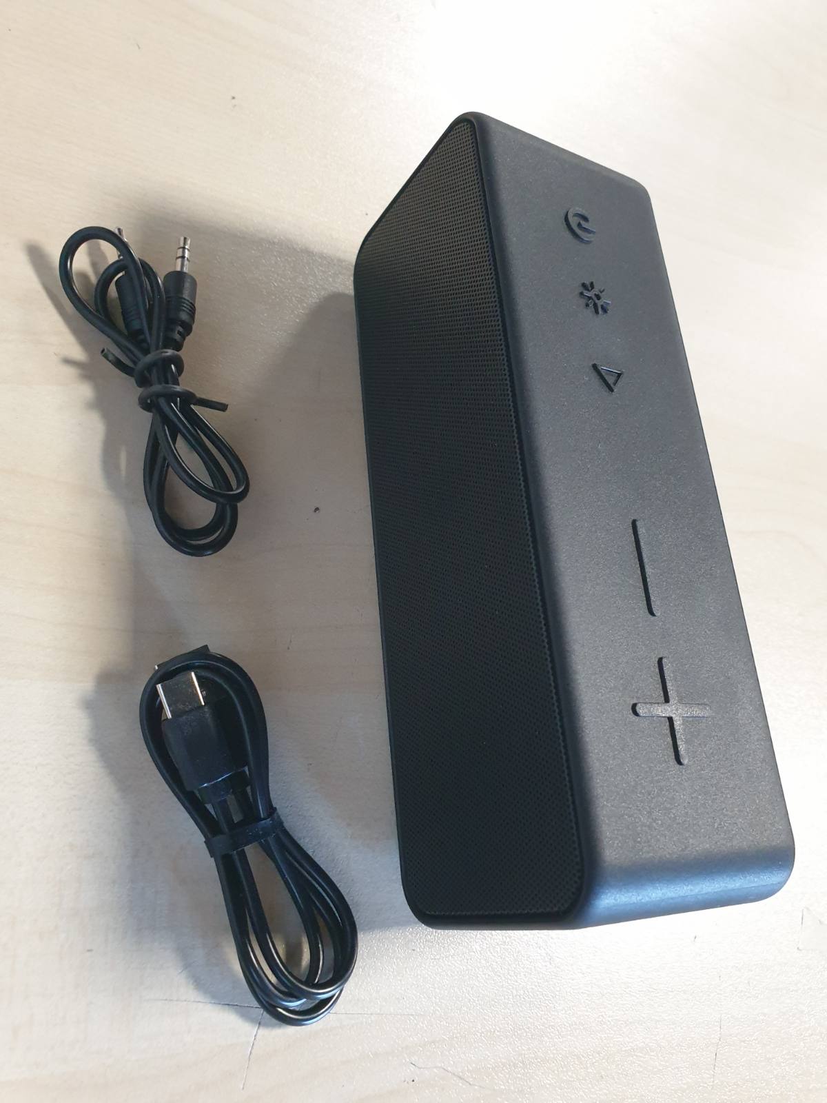 293039 - ORTIZAN Altoparlant Bluetooth, Kuti Muzikore Bluetooth 5.3, Drajverë të Dyfishtë Basi, Bateri 24 orë, 6 Efekte Ndriçimi, Rezistencë ndaj Ujit IPX6, Rreze 20 m, Thirrje pa Duar, AUX-IN, Çiftim TWS
