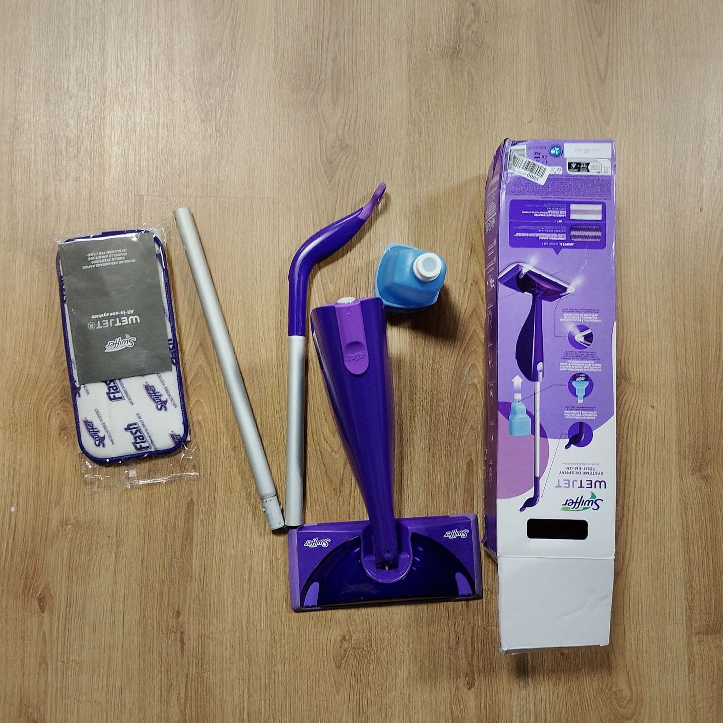 293229 - SWIFFER WetJet Starter Set, Sistem Spërkatjeje Gjithë-në-Një, me Mop, Tretësirë Pastruese dhe Lecka