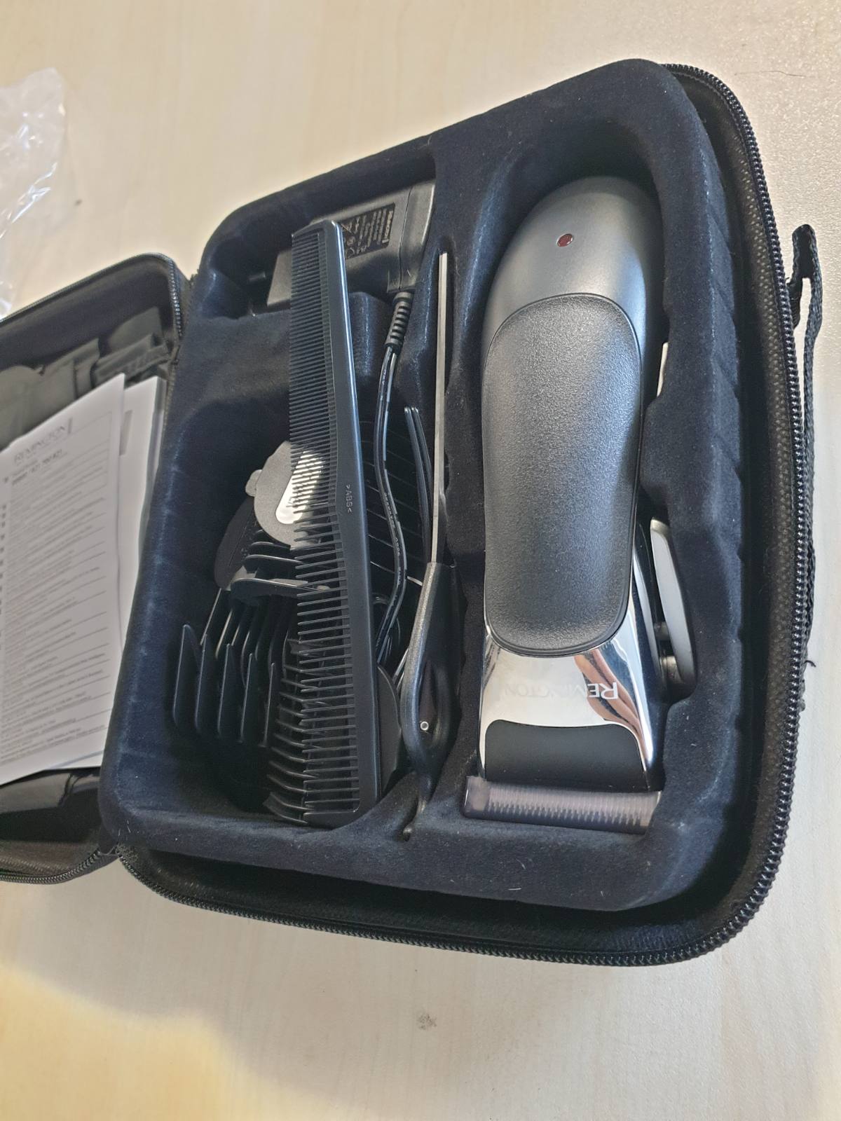 293333 - REMINGTON Set prerës flokësh HC363C, Tehe vetëmprehëse me veshje qeramike, 8 krehëra aksesorë, kuti profesionale, energji elektrike, bateri litiumi